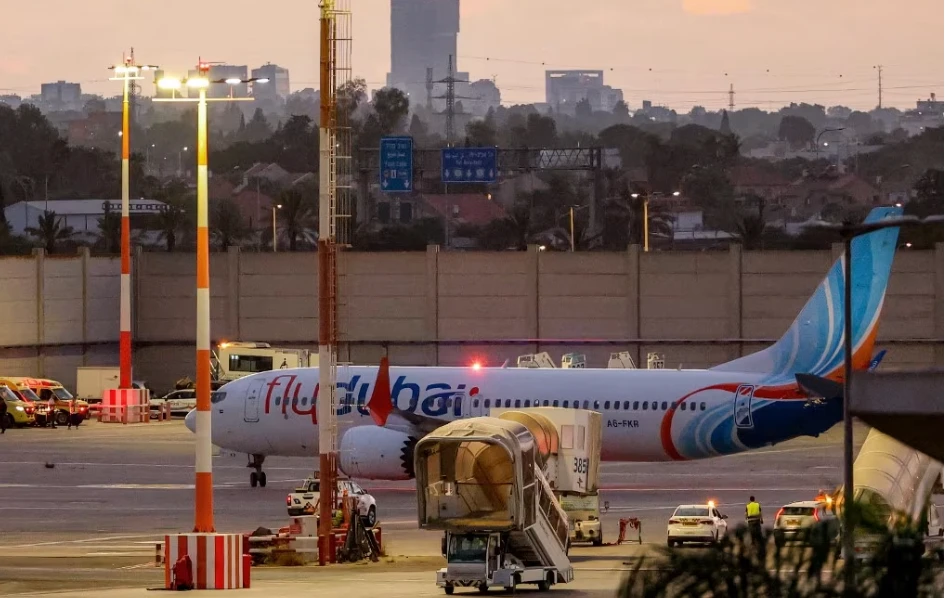 Một máy bay Boeing 737 MAX 8 của Flydubai hạ cánh xuống sân bay Ben Gurion (Israel). Ảnh chụp ngày 30/9. (Ảnh: AFP)