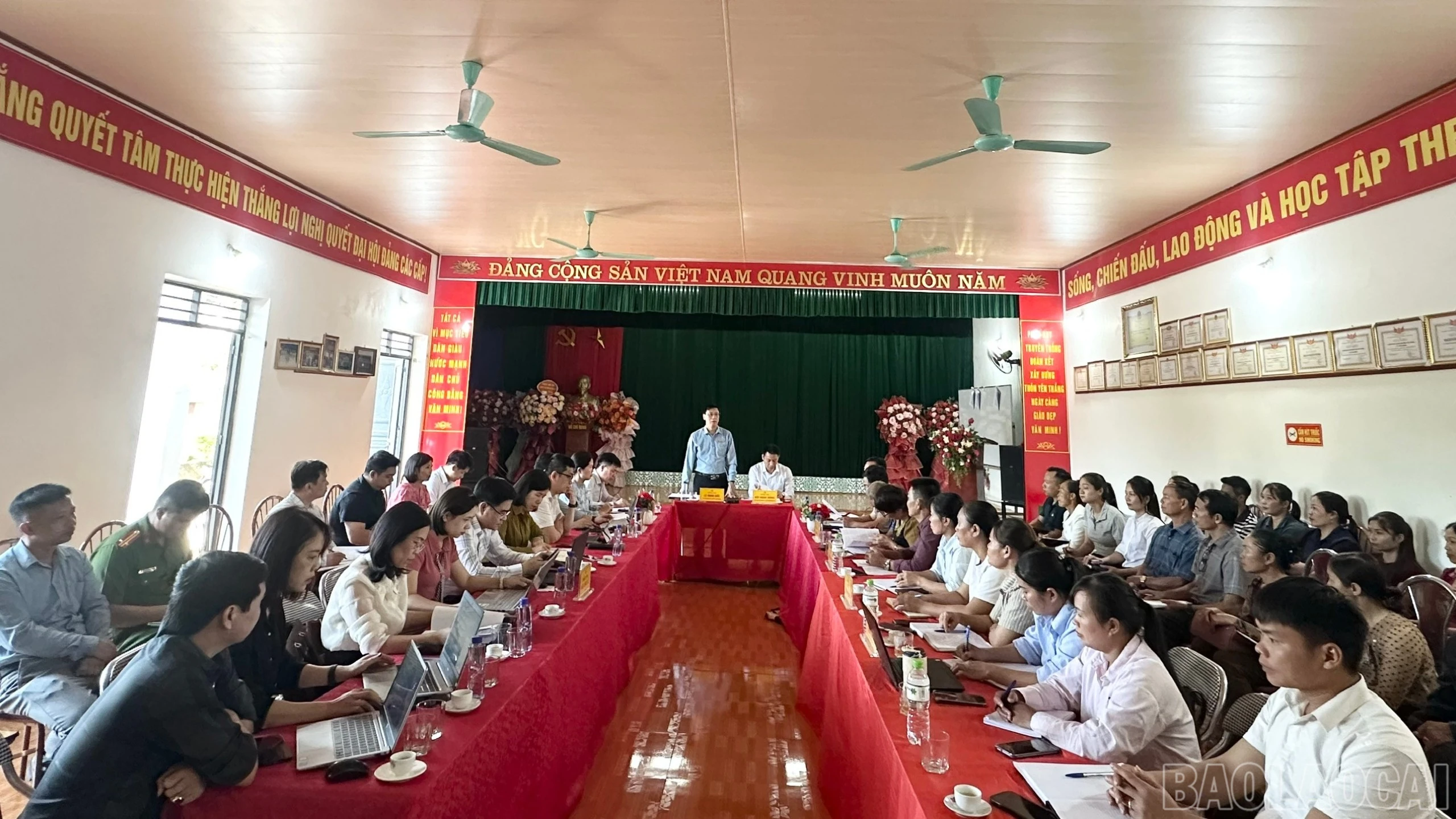 baolaocai-br_toan-canh-buoi-lam-viec-9817.jpg