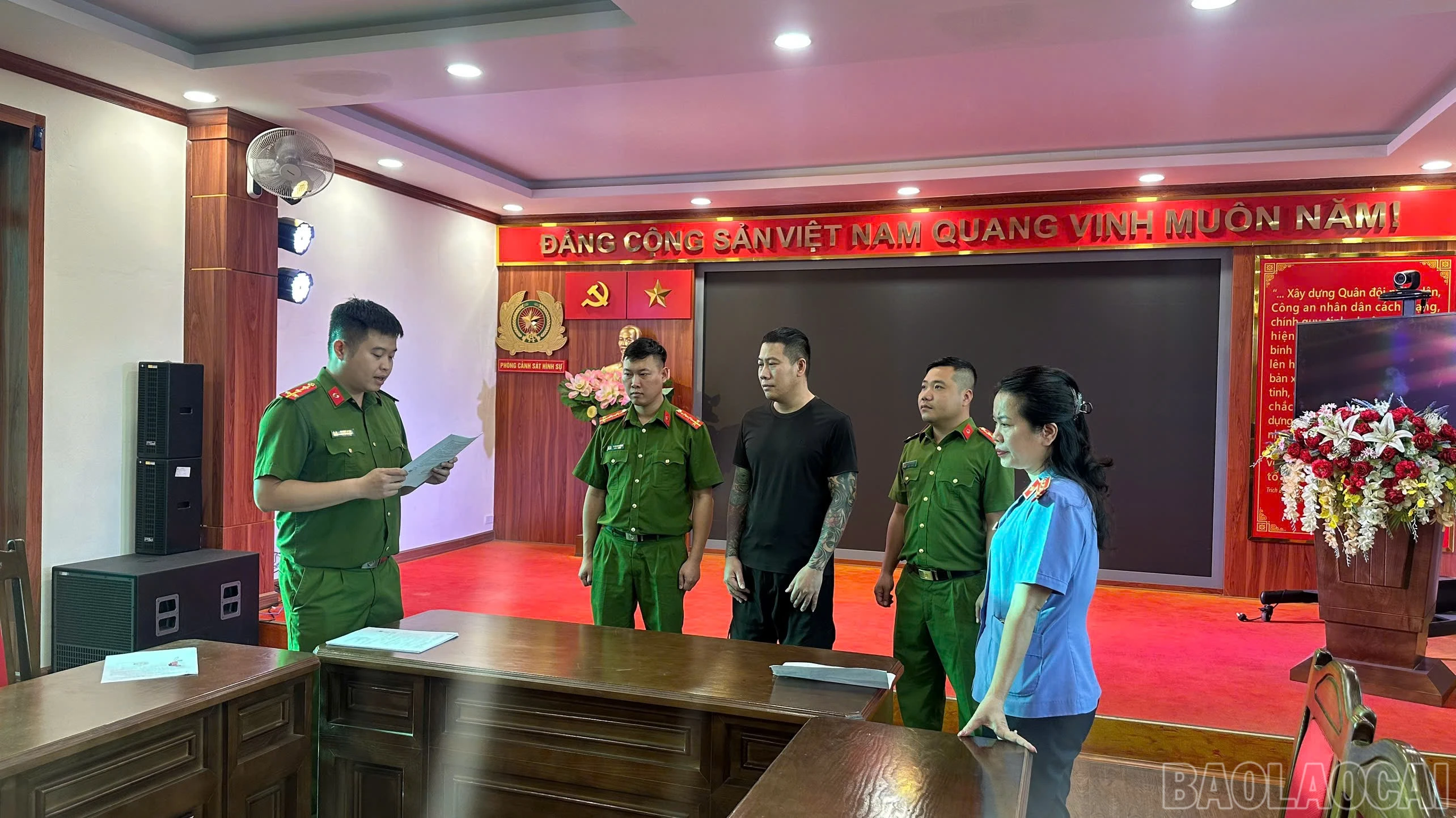 Thi hành lệnh khởi tố, bắt tạm giam đối với bị can Lê Thế Hưng (biệt danh Hưng Lộc).
