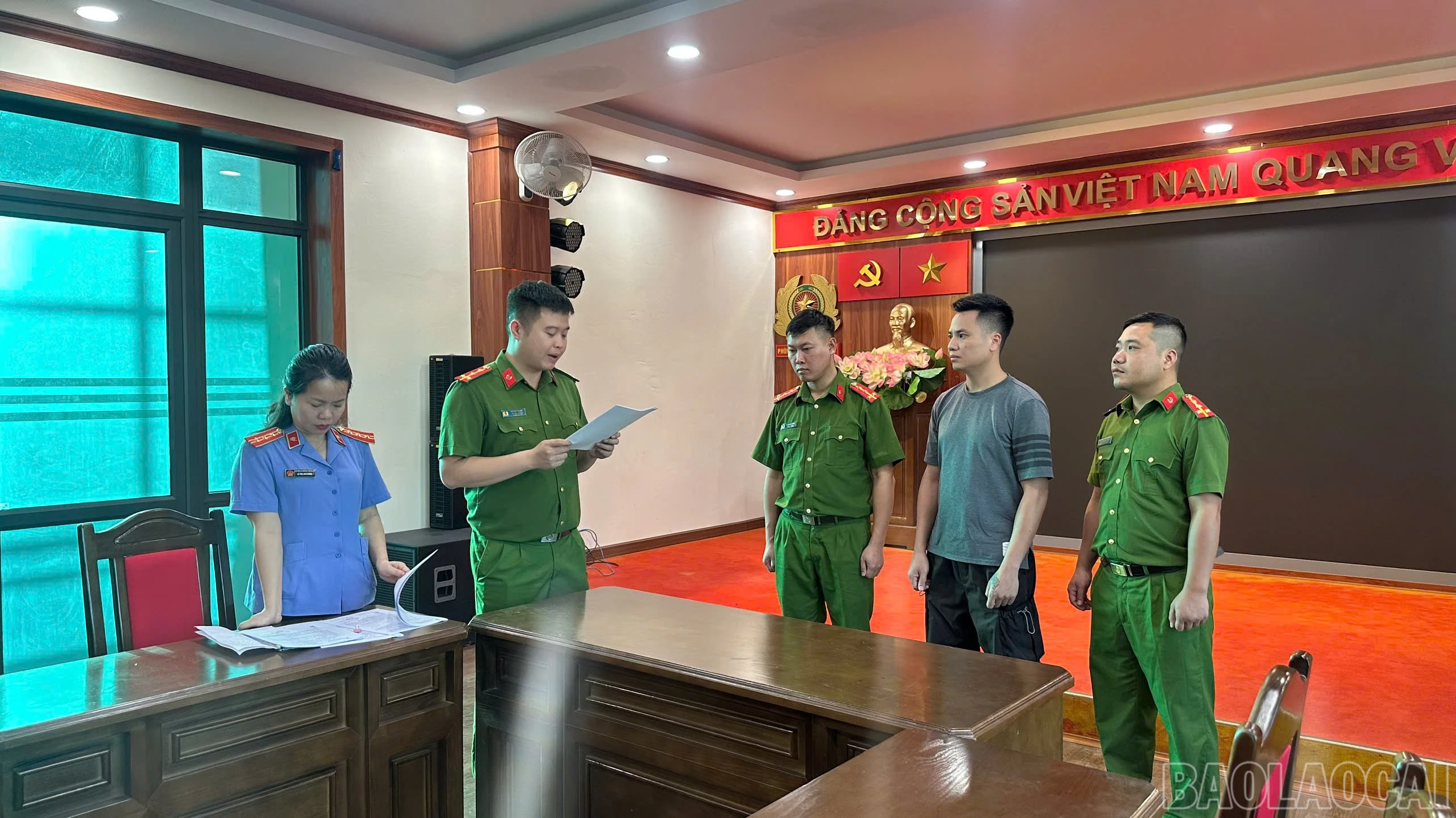 baolaocai-br_anh-3-thi-hanh-lenh-khoi-to-bi-can-bat-tam-giam-doi-voi-truong-van-nam-biet-danh-nam-phap.jpg