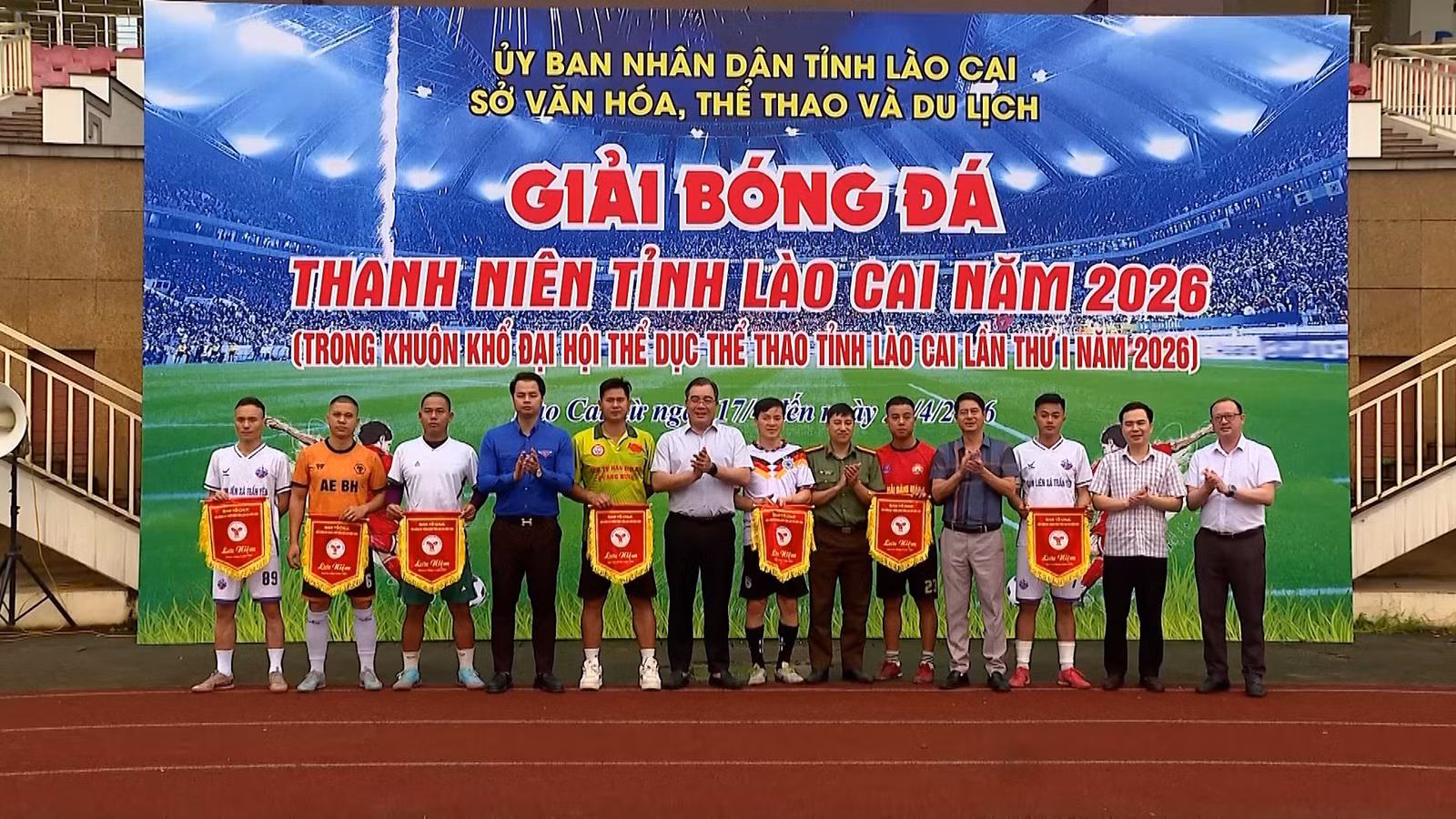 dung-hinh00-11-41-16still195.jpg