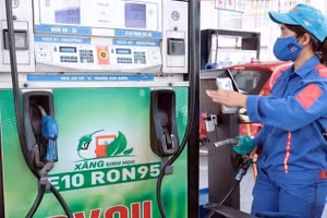 Giá xăng dầu đồng loạt tăng từ 15h hôm nay (29/10)
