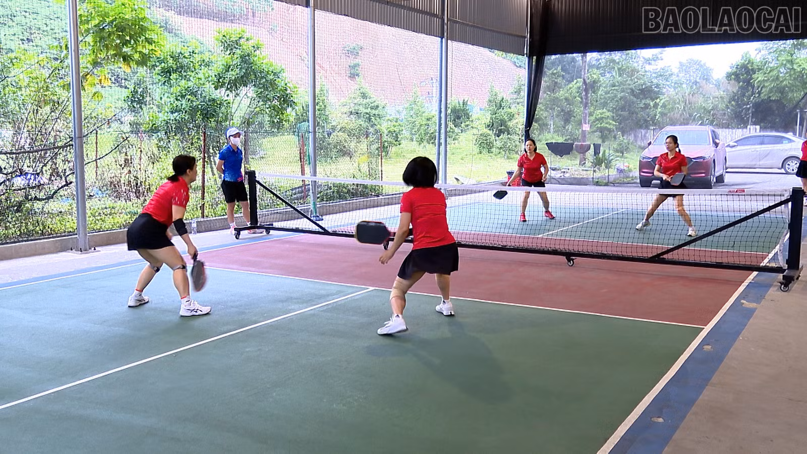 Nội dung đôi nữ Pickleball.