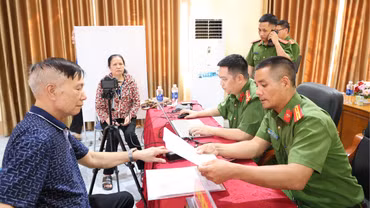 Công an xã Bảo Hà phối hợp thu nhận mẫu sinh phẩm ADN cho thân nhân liệt sĩ