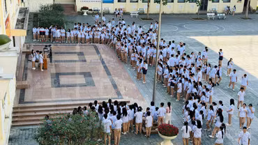Tiếng đàn kết nối sân trường