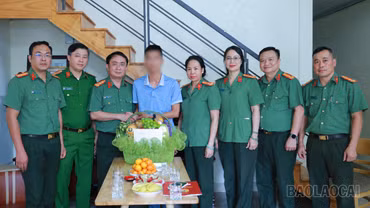 Lãnh đạo Công an tỉnh thăm, động viên cán bộ bị thương khi làm nhiệm vụ