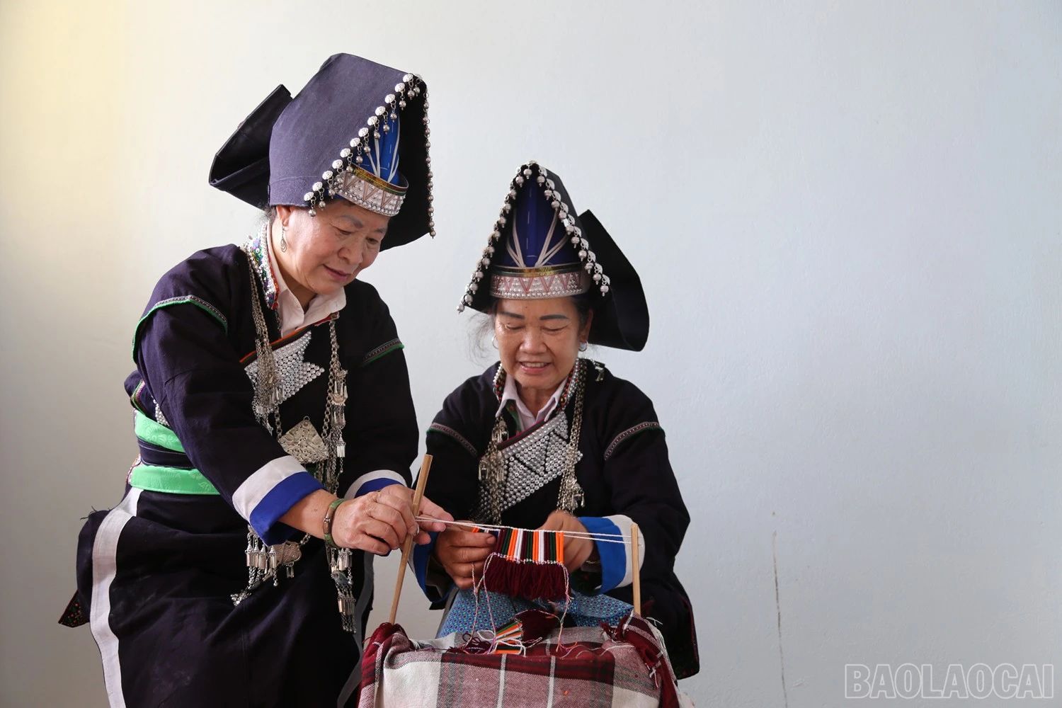 6bao-nam-qua-ba-po-chin-din-thon-chung-chai-b-thi-tran-muong-khuong-phai-anh-luon-gan-bo-voi-nghe-lam-trang-phuc-truyen-thong-cua-nguoi-pa-di-3292.jpg