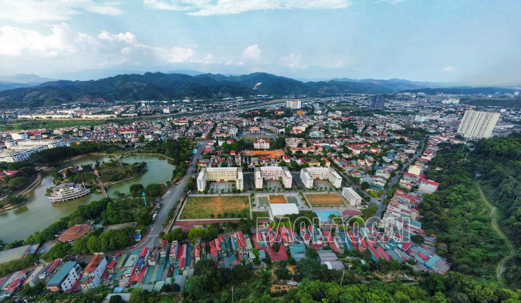 Kinh tế phát triển sẽ thúc đẩy thị trường bất động sản.JPG