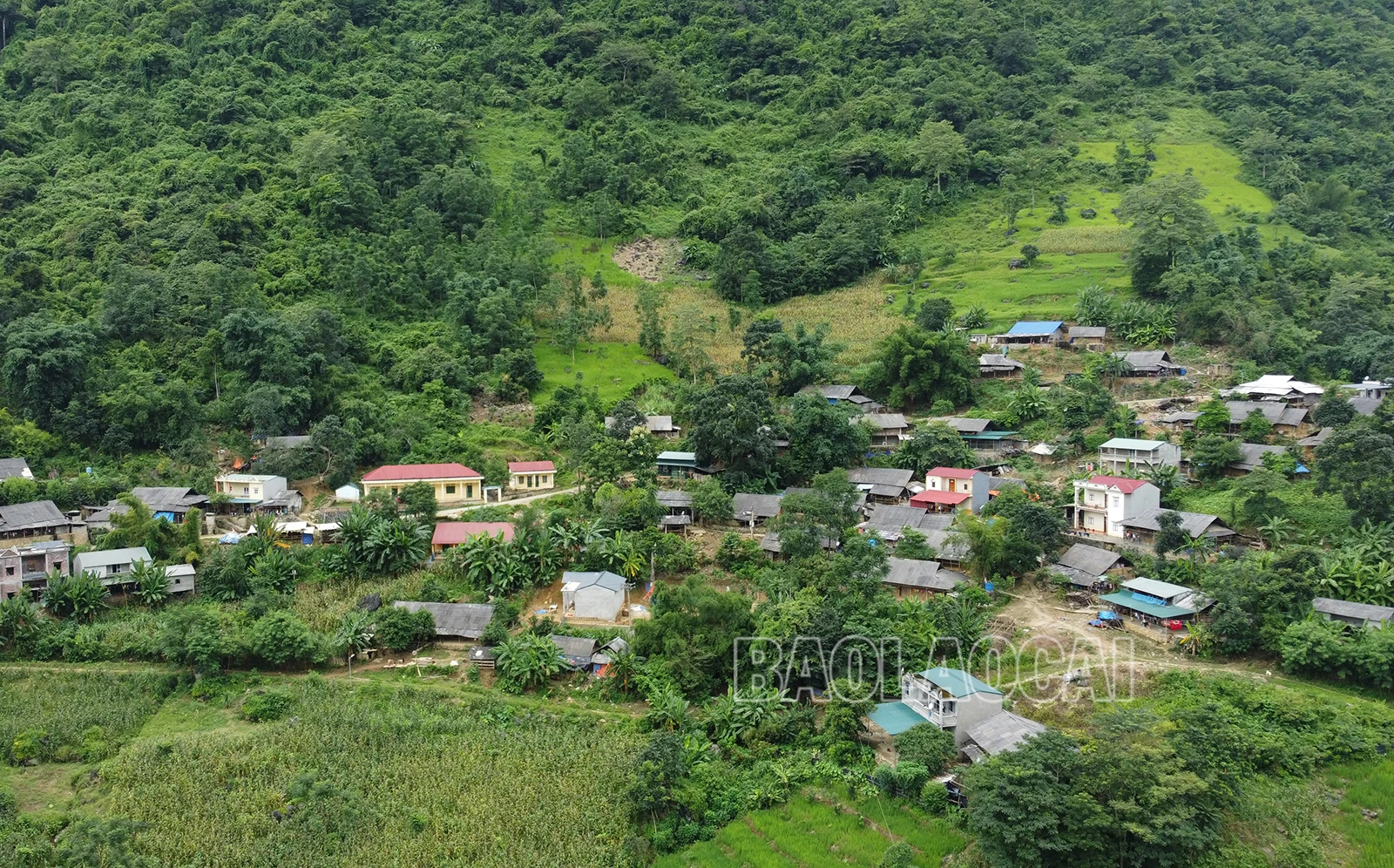 Thôn biên giới Lù Dì Sán đổi thay từng ngay..jpg