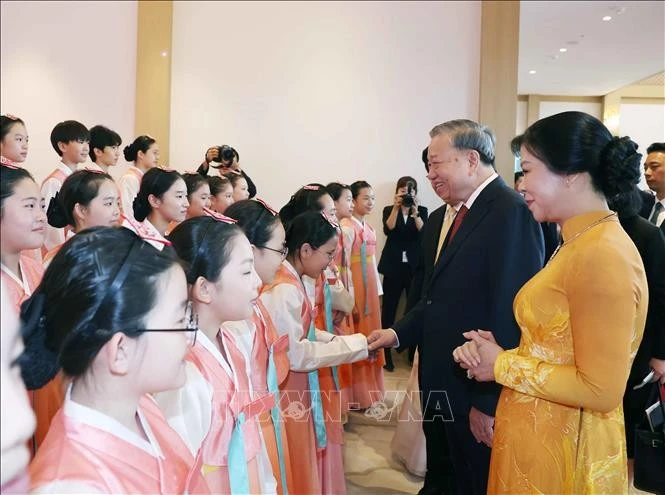 Lễ đón Tổng Bí thư Tô Lâm và Phu nhân tại Phủ Tổng thống ở Thủ đô Seoul.