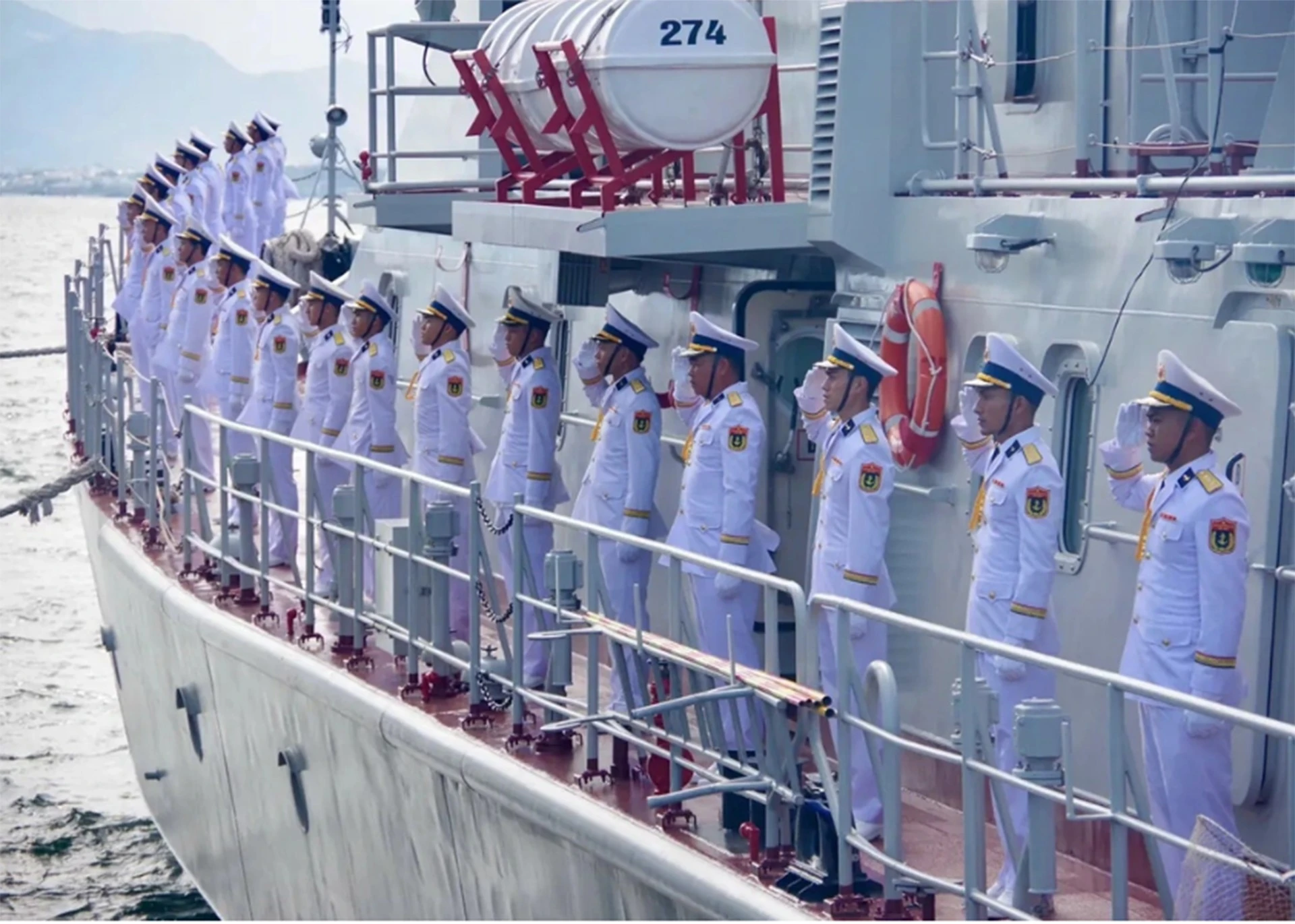 26-7-tau-ngam2.jpg