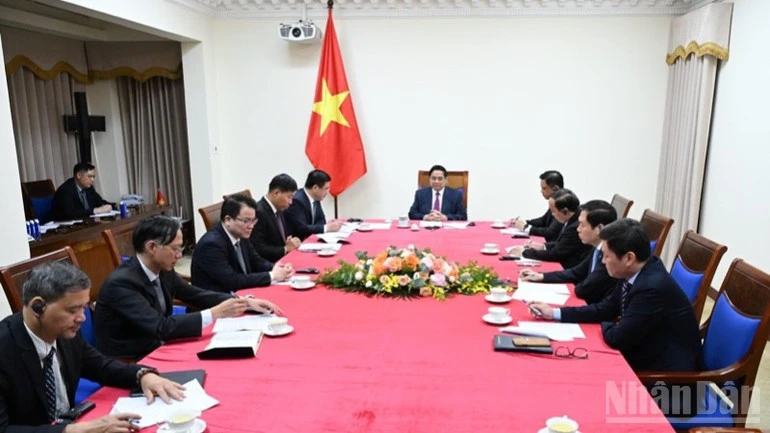 Quang cảnh cuộc điện đàm.