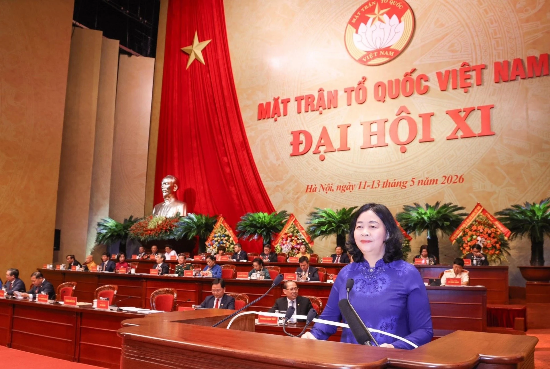 Bà Bùi Thị Minh Hoài, Ủy viên Bộ Chính trị, Bí thư Trung ương Đảng, Bí thư Đảng ủy MTTQ, các đoàn thể Trung ương, Chủ tịch Ủy ban Trung ương MTTQ Việt Nam khóa XI phát biểu nhận nhiệm vụ.