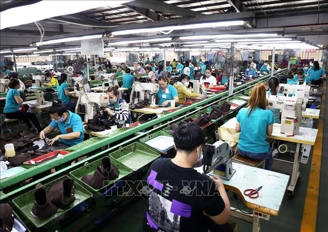 Xưởng sản xuất giày da, Công ty TNHH Giày Gia Định, TP Thủ Đức.