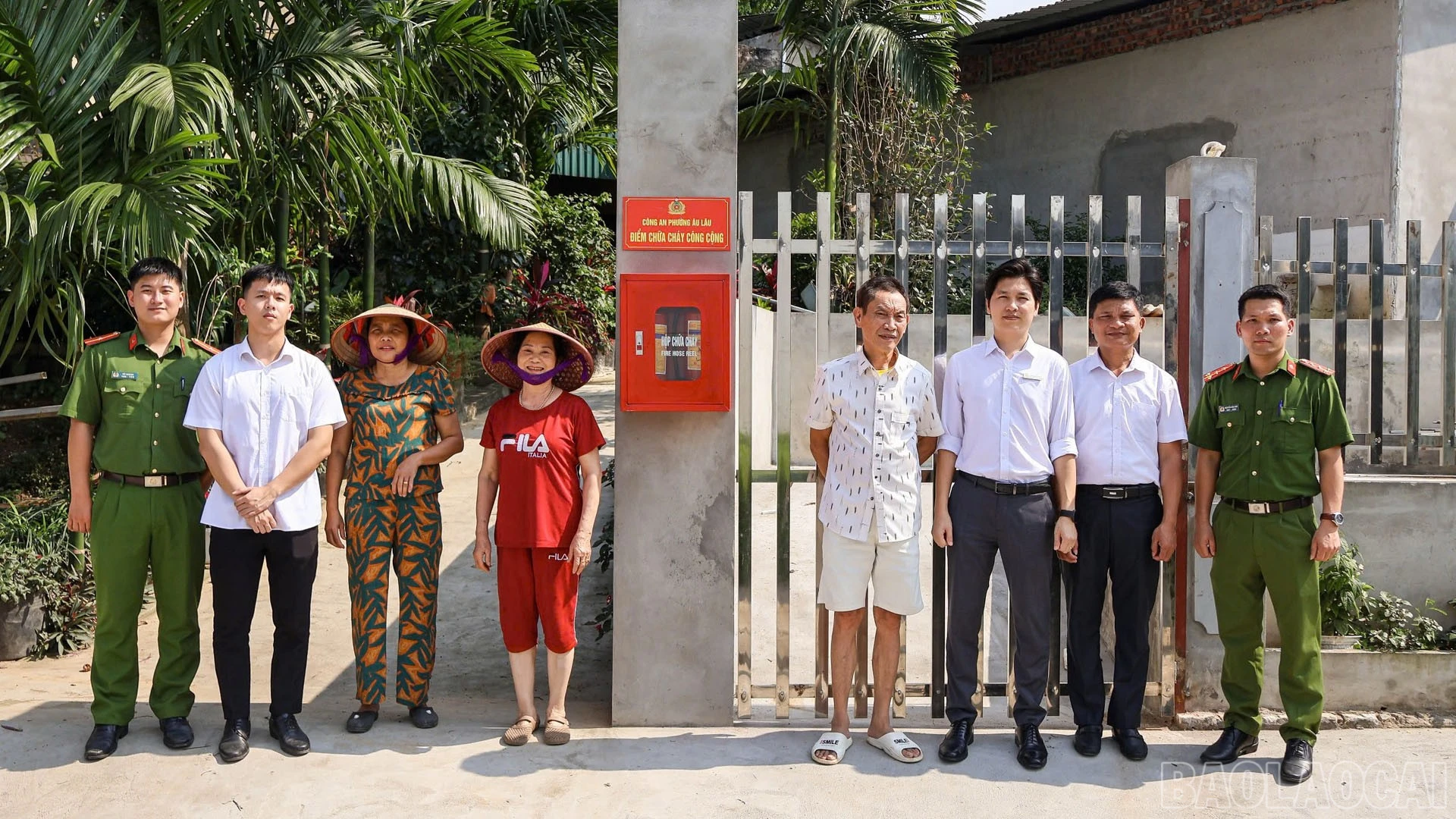Ra mắt điểm chữa cháy công cộng.