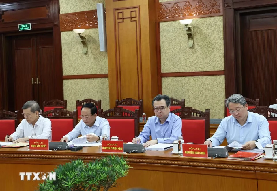 Các đại biểu tham dự cuộc làm việc về Đề án xây dựng Quy định mới về đảng viên làm kinh tế tư nhân. Ảnh: Thống Nhất/TTXVN