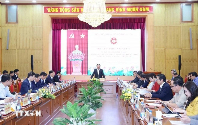 Chiều 11/12, tại Hà Nội, ông Trịnh Văn Quyết, Bí thư Trung ương Đảng, Trưởng Ban Tuyên giáo và Dân vận Trung ương làm việc với các cơ quan báo chí về nhiệm vụ thông tin, tuyên truyền Đại hội XIV của Đảng và trọng tâm công tác thông tin, tuyên truyền trong thời gian tới.