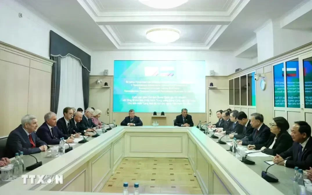 Tổng Bí thư, Chủ tịch nước Tô Lâm hội kiến Chủ tịch Duma Quốc gia Nga Vyacheslav Volodin. (Ảnh: TTXVN)