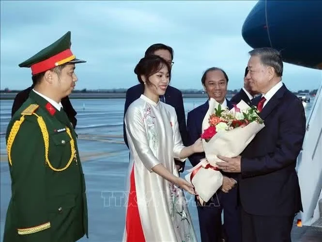 Tổng Bí thư, Chủ tịch nước Tô Lâm đến New York, bắt đầu chuyến tham dự Phiên thảo luận cấp cao Đại hội đồng Liên hợp quốc Khóa 81 và hoạt động song phương tại Hoa Kỳ. Ảnh: Thống Nhất/TTXVN