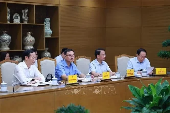 Đại diện lãnh đạo các bộ, ngành, cơ quan liên quan tham dự cuộc họp. Ảnh: Dương Giang/TTXVN