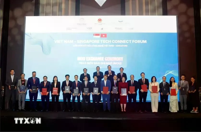 Tổng Bí thư, Chủ tịch nước Tô Lâm chứng kiến lễ trao các biên bản ghi nhớ hợp tác giữa hai nước.