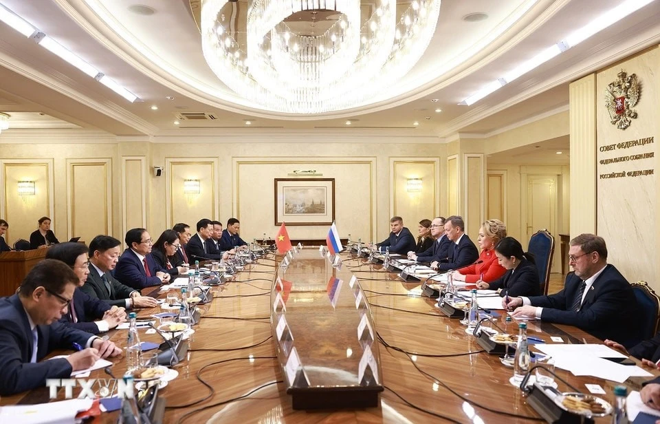 Thủ tướng Phạm Minh Chính hội kiến Chủ tịch Hội đồng Liên bang Nga Valentina Matviyenko.