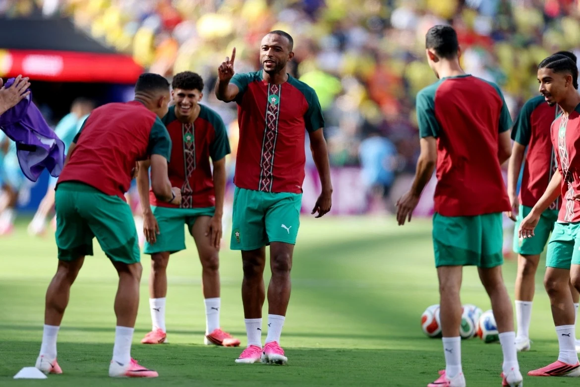 Các cầu thủ Morocco "làm nóng" trước giờ G.