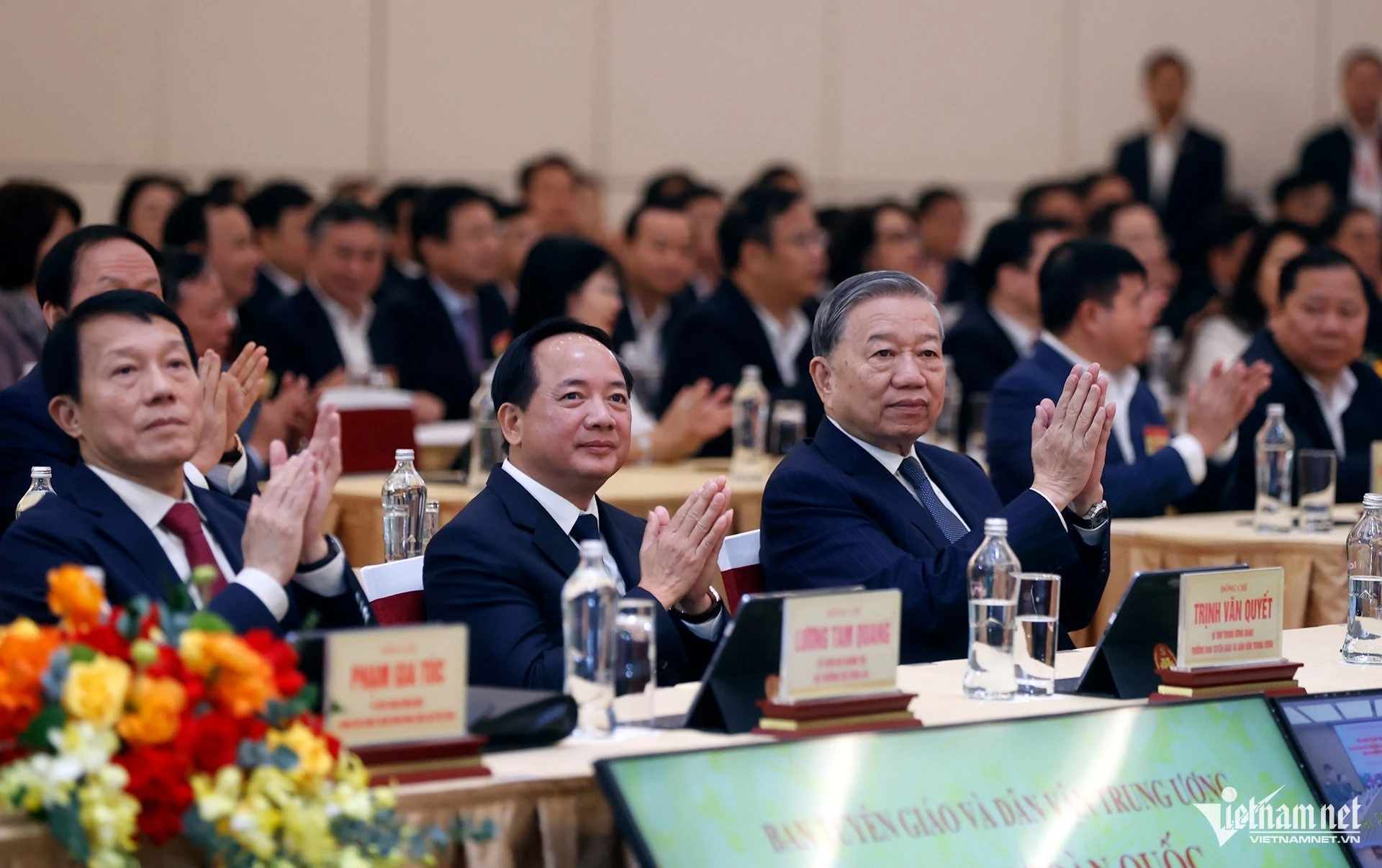 19-12-daibieu1.jpg