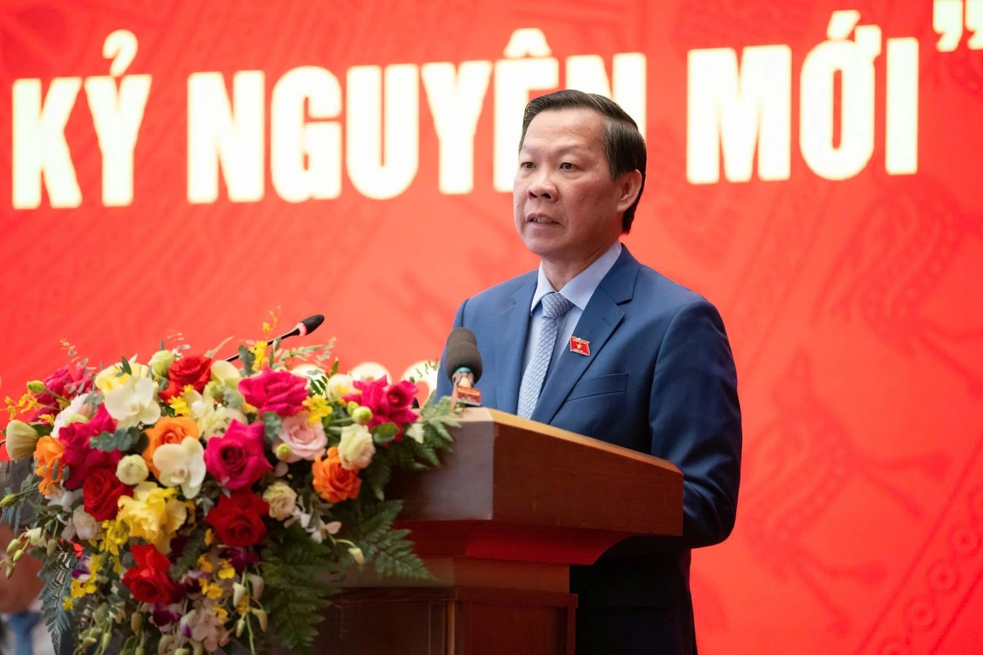 Chủ nhiệm Ủy ban Kinh tế và Tài chính của Quốc hội Phan Văn Mãi tham luận tại Diễn đàn.