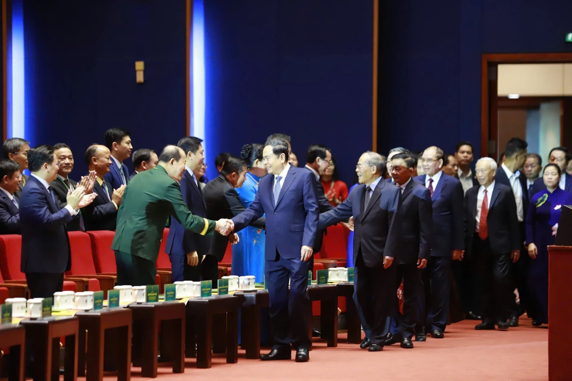 Lãnh đạo, nguyên lãnh đạo Đảng, Nhà nước tham dự Đại hội.