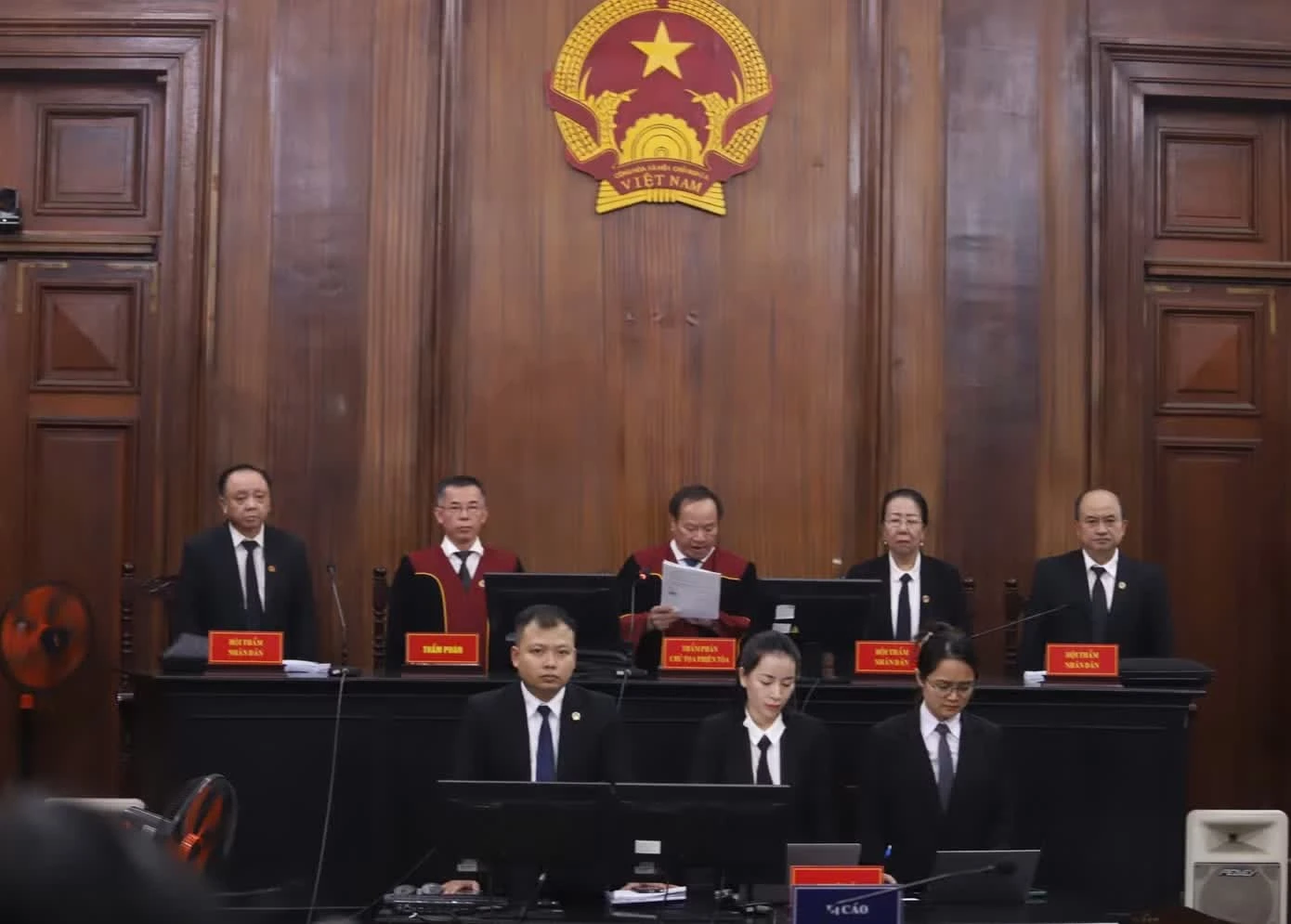 HĐXX phiên tòa VN10. Ảnh: Nguyễn Tiến.