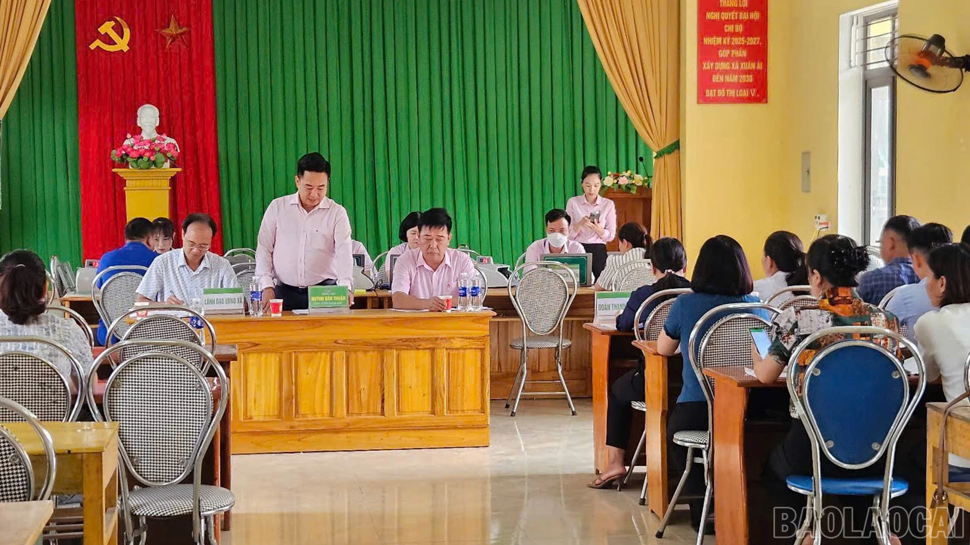 baolaocai-br_22-7-nganhang1.jpg