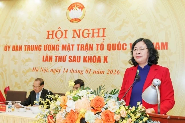 Chủ tịch Ủy ban Trung ương MTTQ Việt Nam Bùi Thị Minh Hoài phát biểu bế mạc hội nghị.