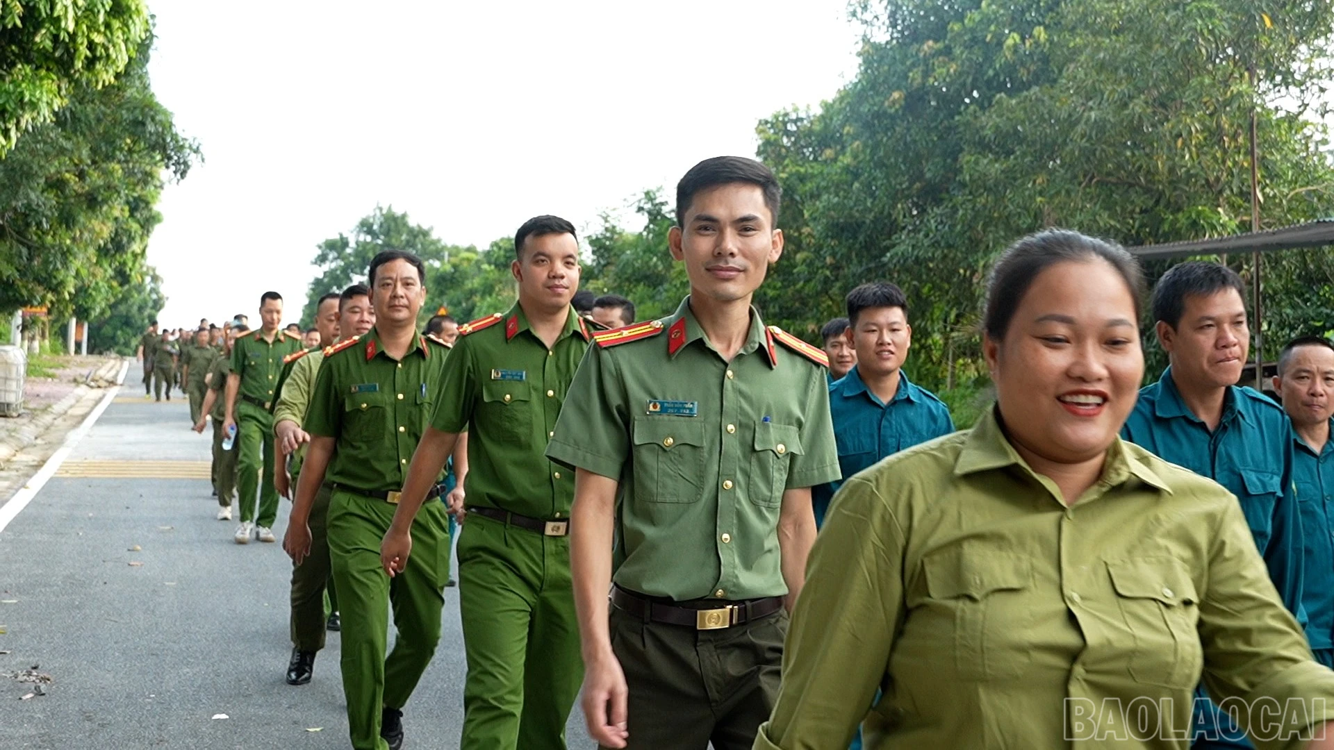 baolaocai-br_luc-luong-vu-trang-xa-tang-loong-tham-gia-chuong-trinh-cung-viet-nam-tien-buoc.jpg