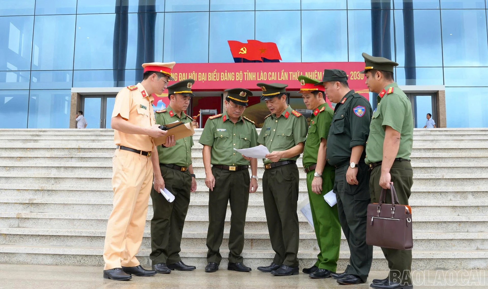baolaocai-br_27-9-cong-an1.jpg