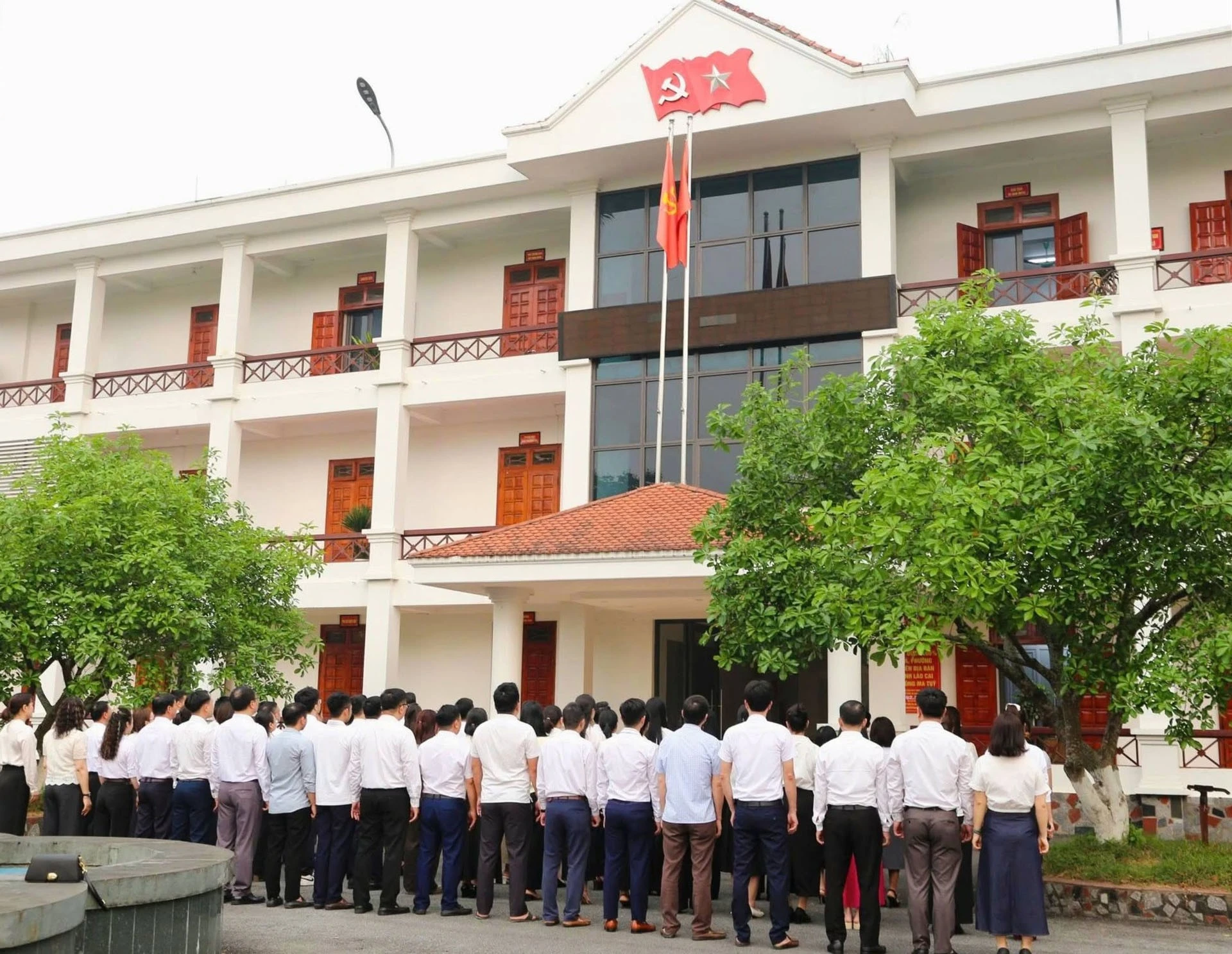 Quang cảnh buổi chào cờ.