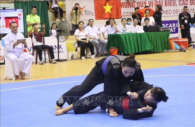 Các vận động viên thực hiện những kỹ thuật khó, đẹp mắt để giành chiến thắng đối phương tại trận chung kết Giải Vô địch Pencak Silat châu Á lần thứ 10 - năm 2026.