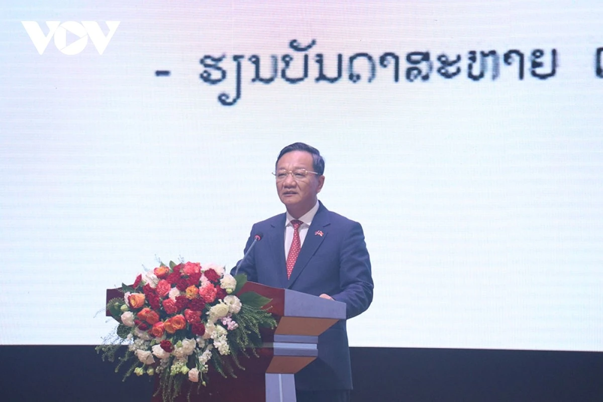 Đại sứ Việt Nam tại Lào Nguyễn Minh Tâm phát biểu tại Lễ mít tinh