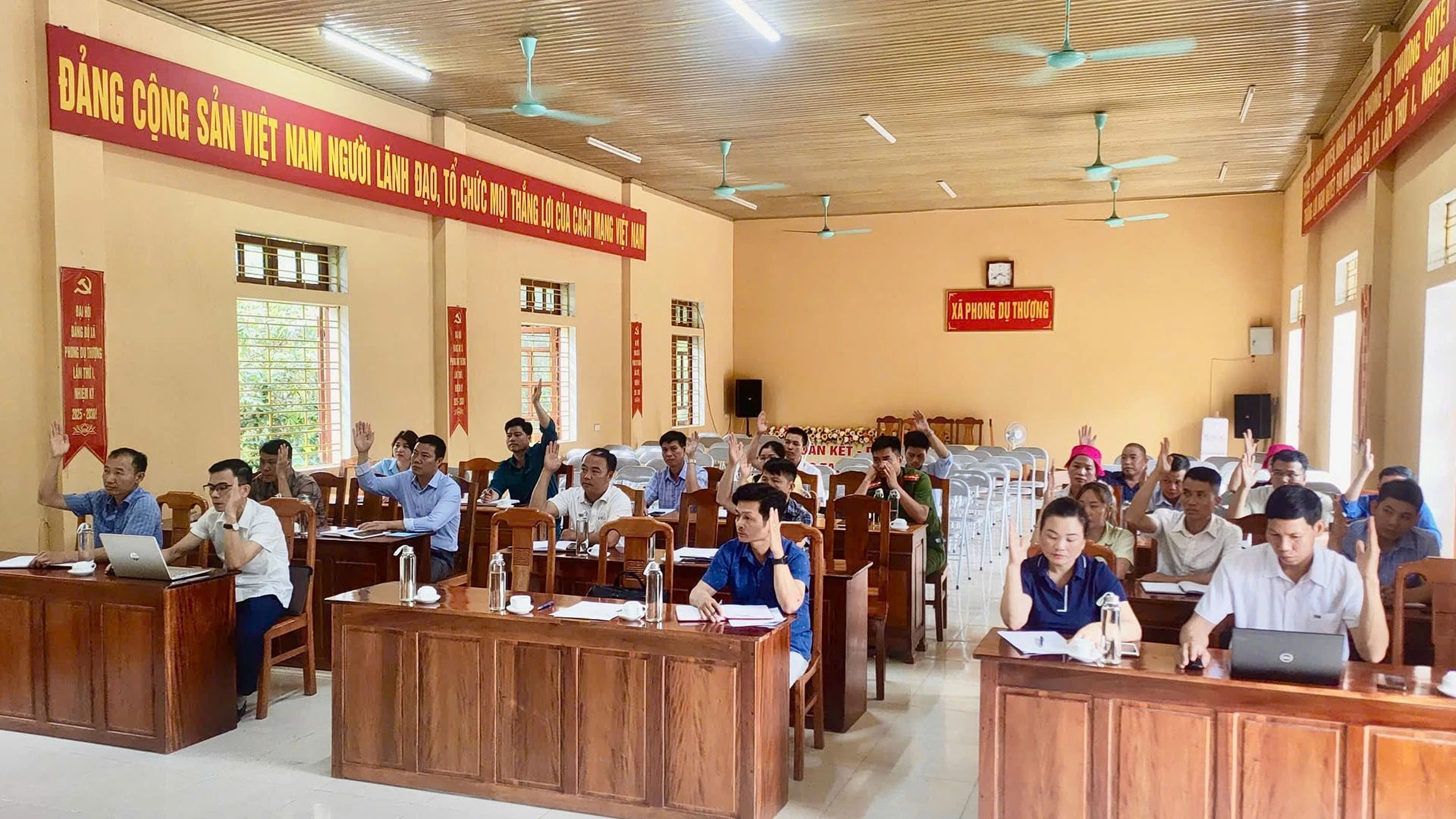 15-8-bieu-quyet.jpg