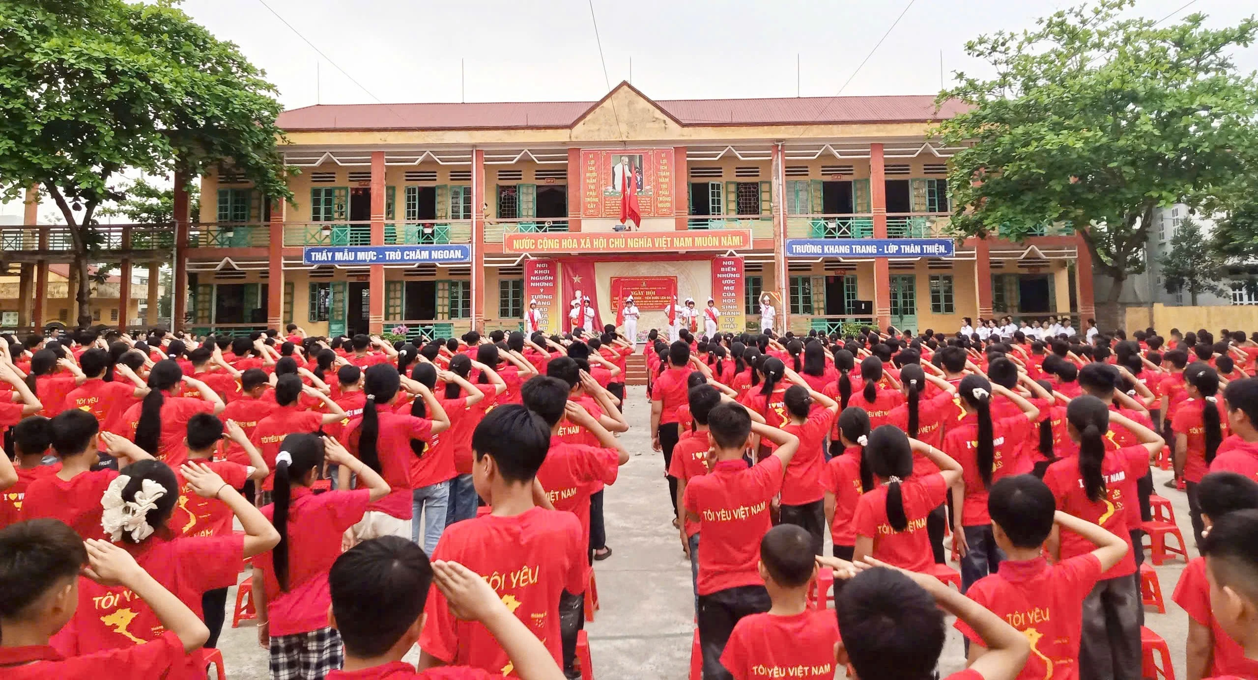 ngay-hoi-tien-buoc-len-doan.jpg