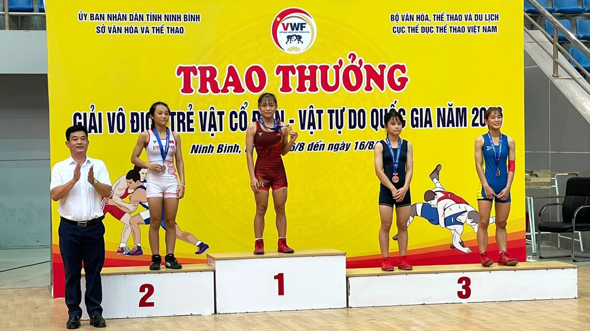 trang1.jpg