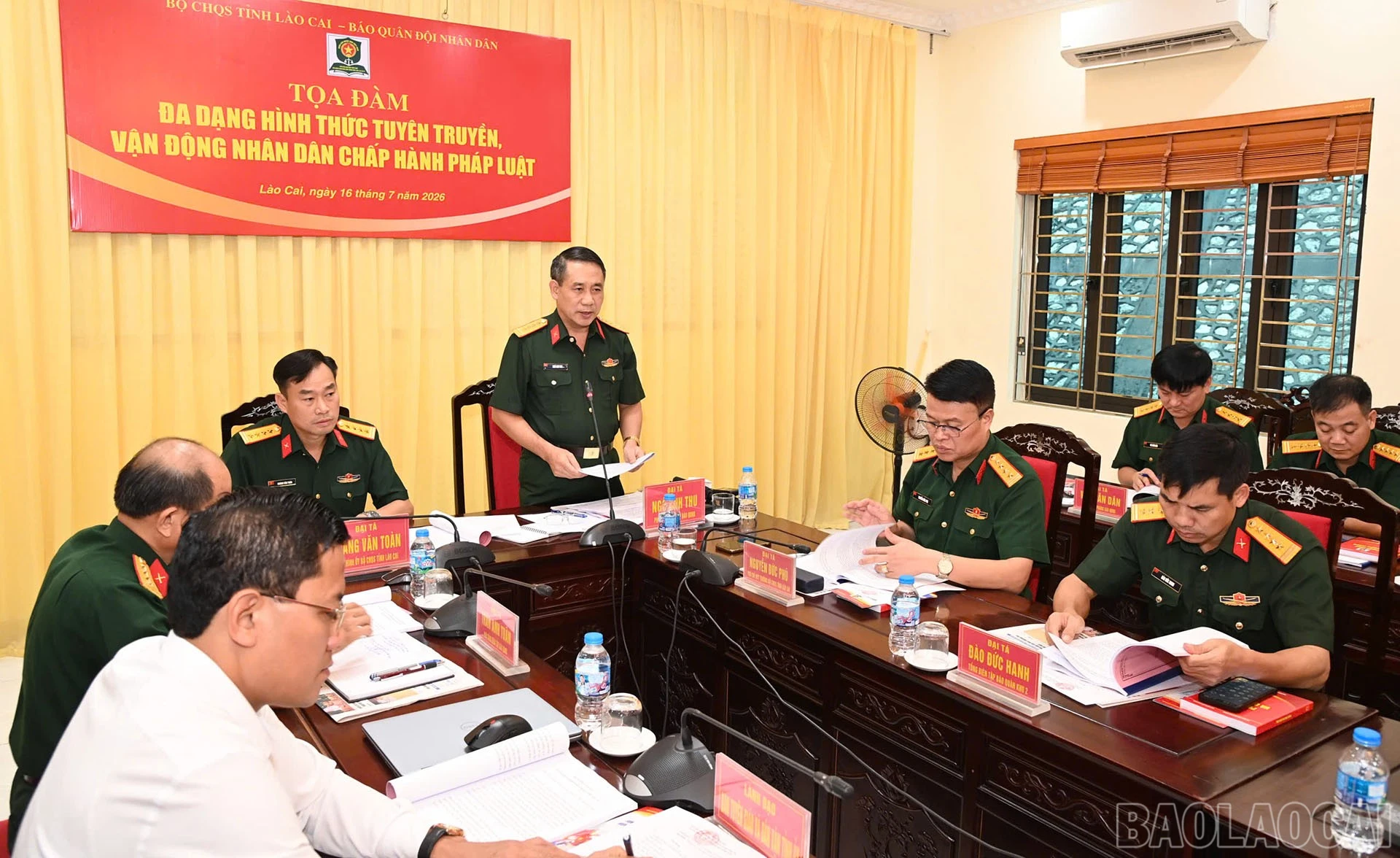 Đại tá Ngô Anh Thu phát biểu đề dẫn.