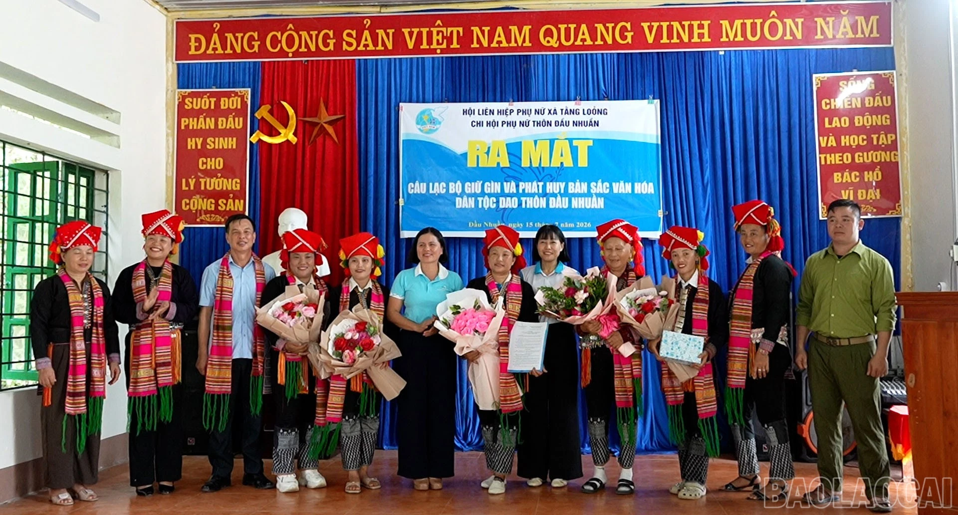 baolaocai-br_trao-quyet-dinh-thanh-lap-cau-lac-bo.jpg