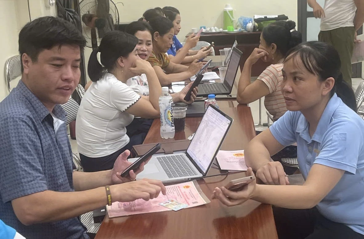 Xã Ứng Hòa, Hà Nội thành lập các tổ công tác xuống từng thôn làm sạch dữ liệu đất đai. Ảnh: Đức Duy