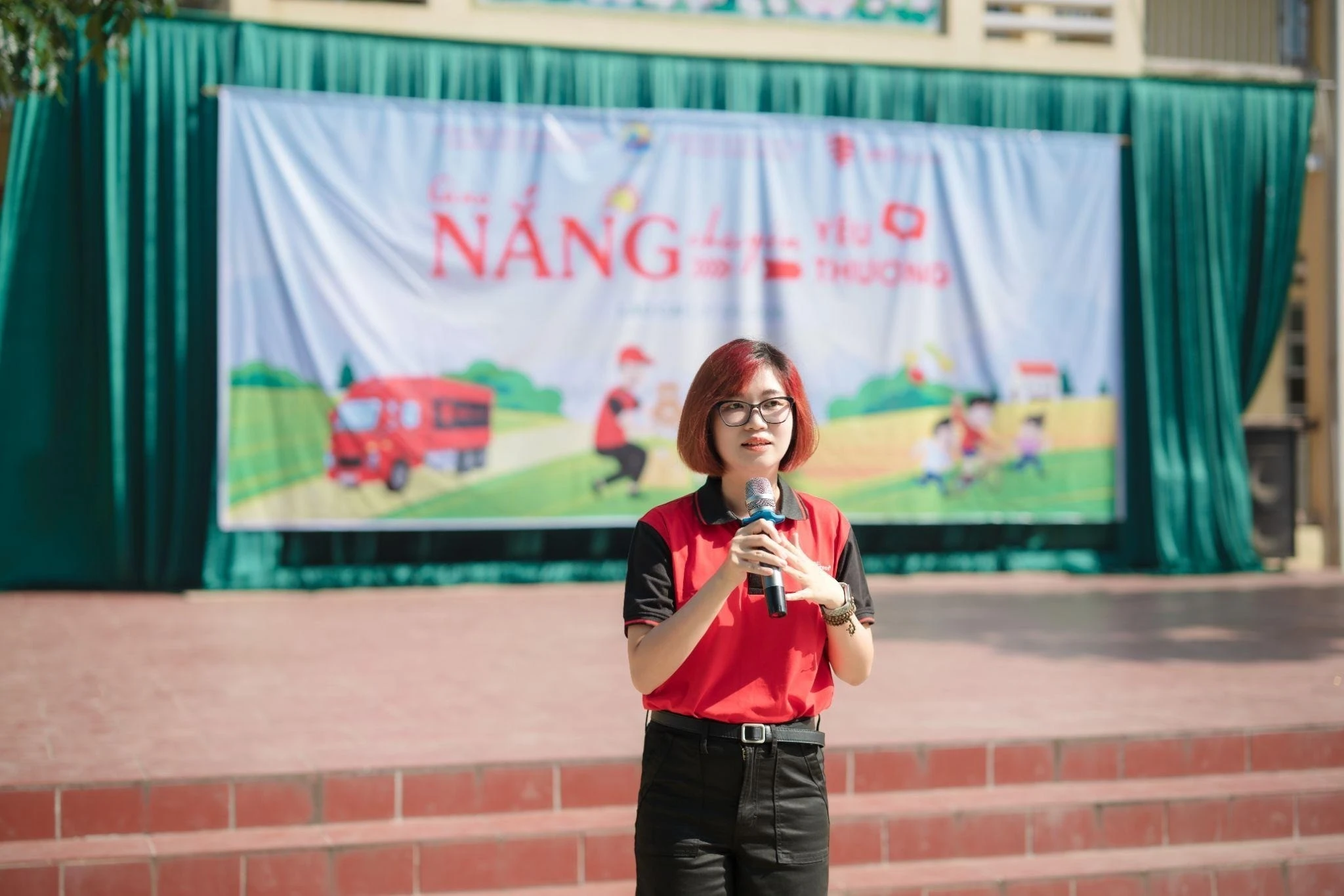 Bà Phạm Thanh Thảo - đại diện nhãn hàng 247Express phát biểu tại chương trình.