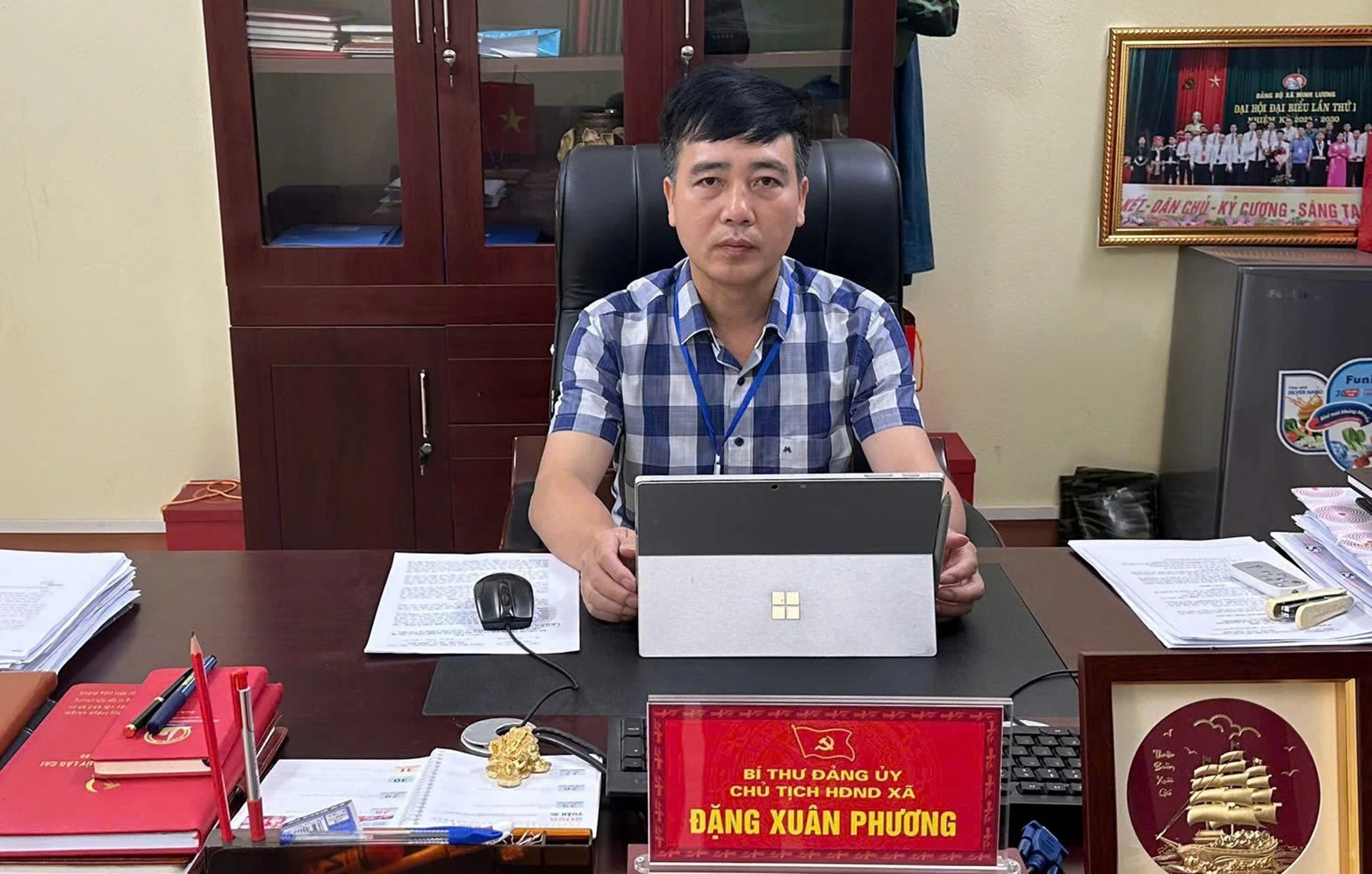 25-9-ongphuong.jpg
