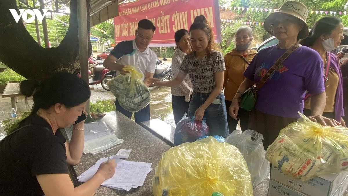 Những trái tim thiện nguyện từ khắp nơi gửi về chia sẻ với đồng bào Mường Than.