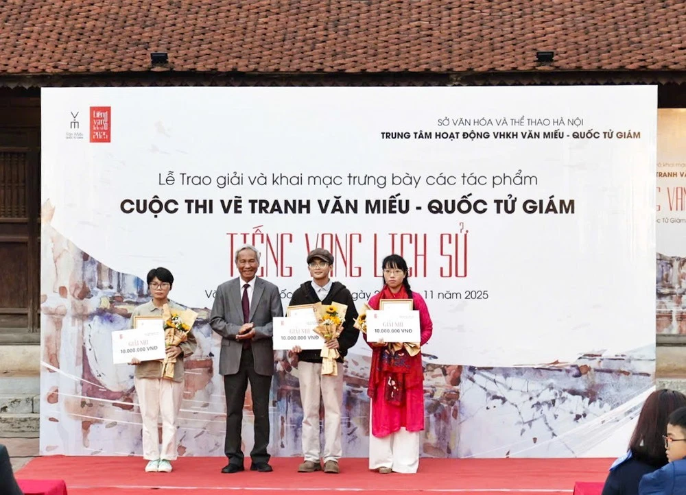 Trao giải cho các tác giả có tác phẩm xuất sắc.