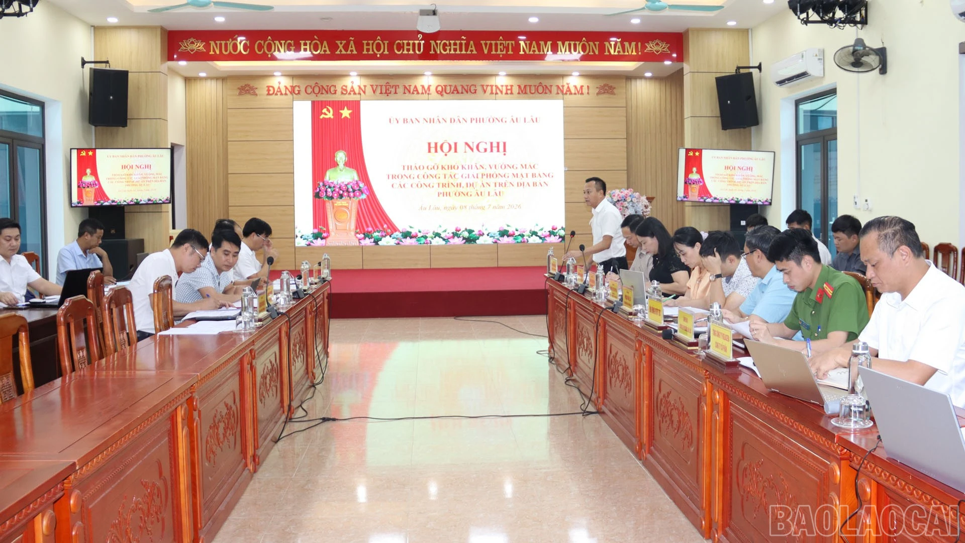 baolaocai-br_quang-canh-hoi-nghi-anh-thanh-nghi-1.jpg