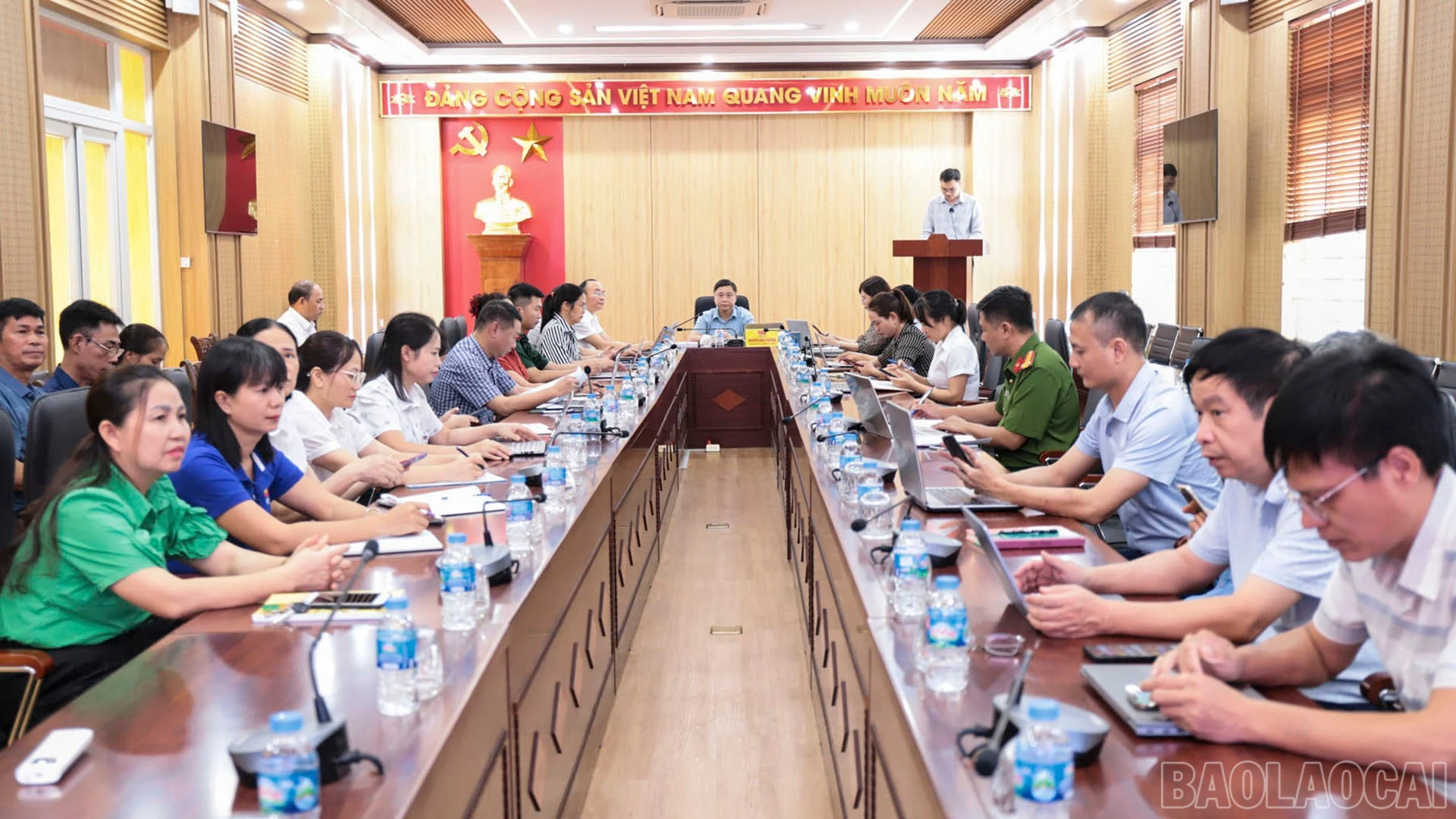 baolaocai-br_quang-canh-hoi-nghi.jpg